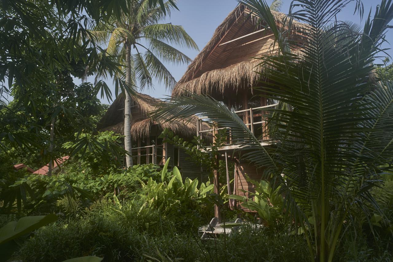 Grote en Luchtige bungalow met Uitzicht op Zee